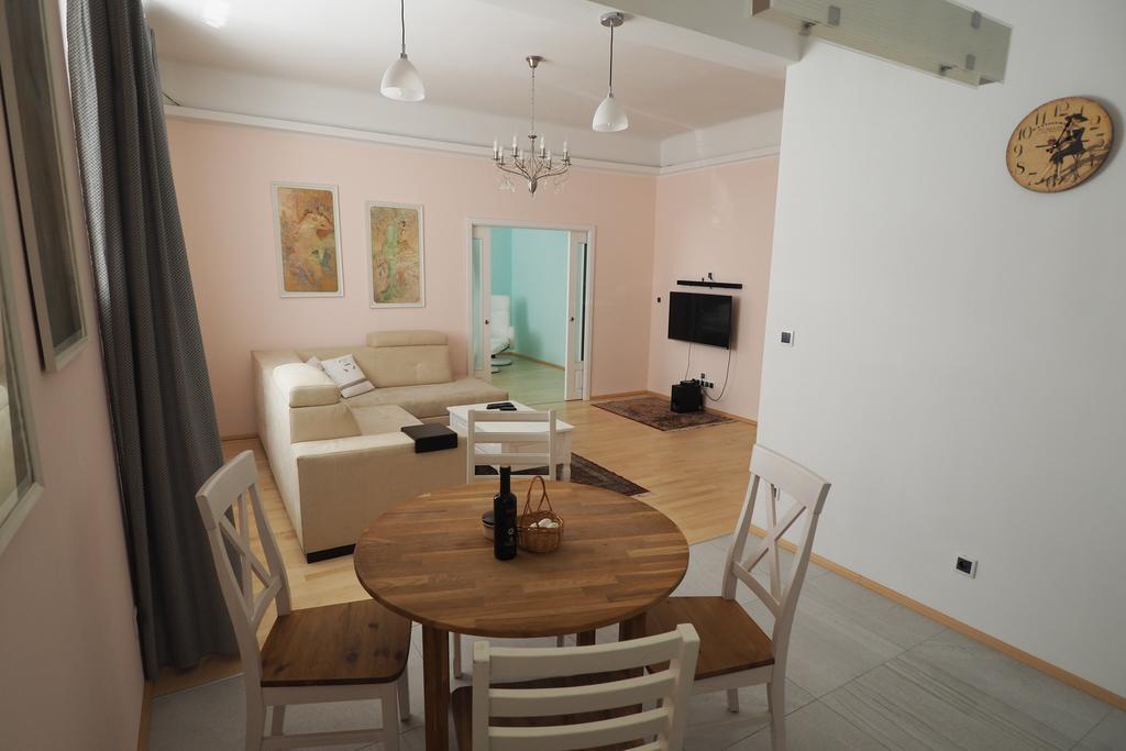 Art Nouveau Apartment 프라하 외부 사진